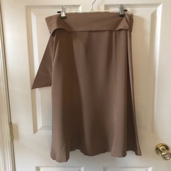 Jacqueline Quinn Belted 100% Silk Skirt in Tan - 309, 311, 312 - Picture 8 of 8